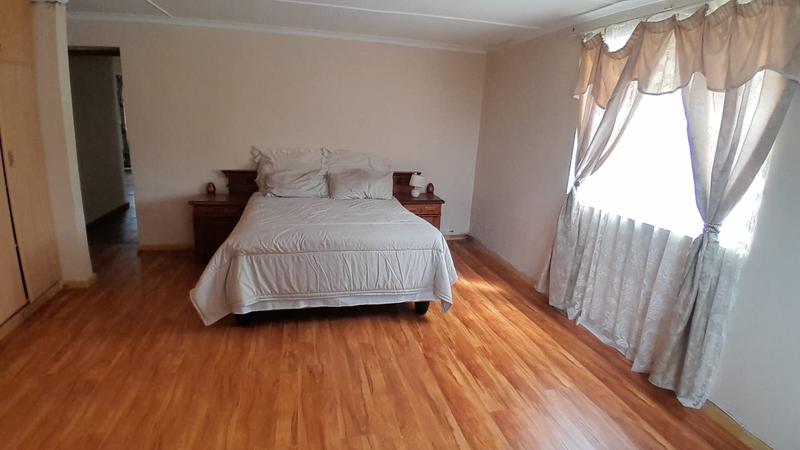 To Let 5 Bedroom Property for Rent in Grahamstown Eastern Cape